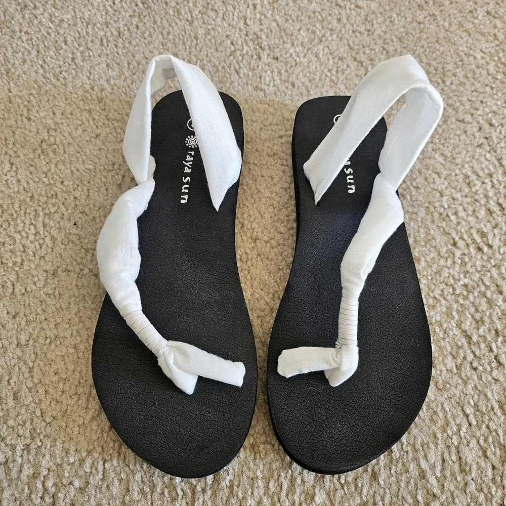 Raya Sun White Cloth‎ Black Bottom Slingback Sandal Size 8